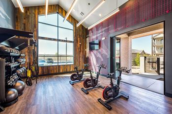Yoga & spin room